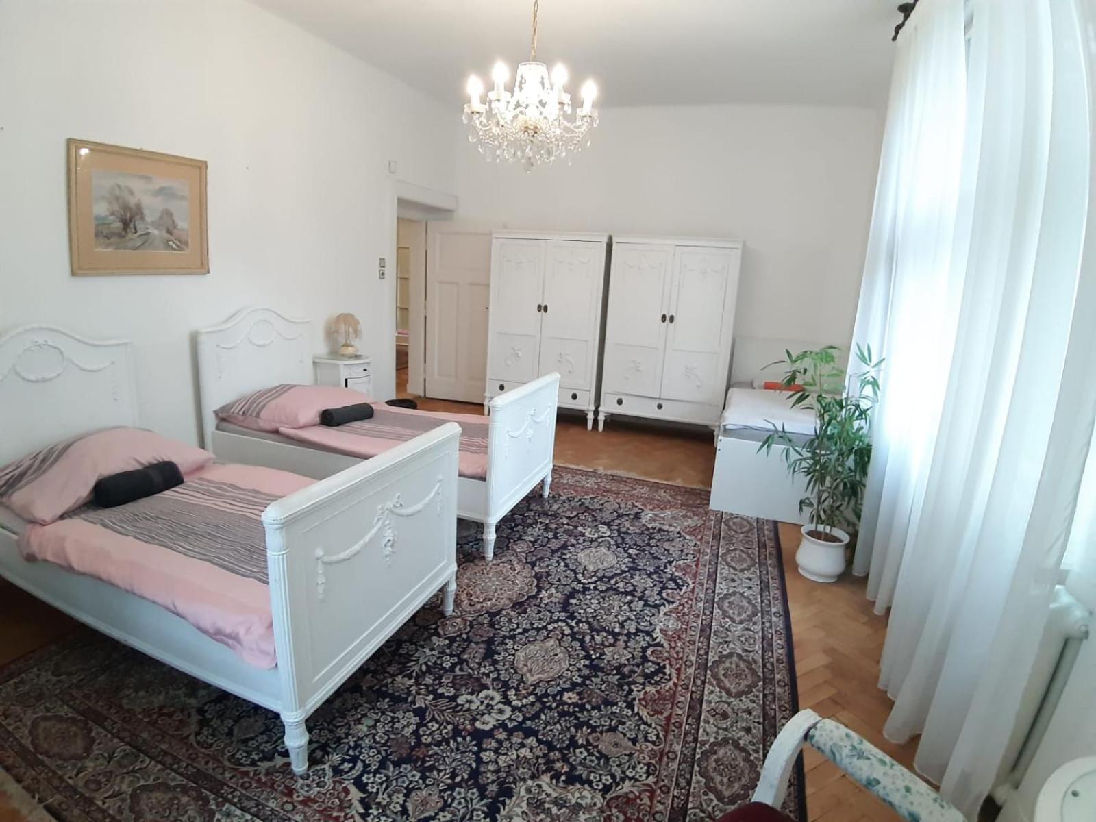 Rooms In Prague-Big+Comfy Εξωτερικό φωτογραφία